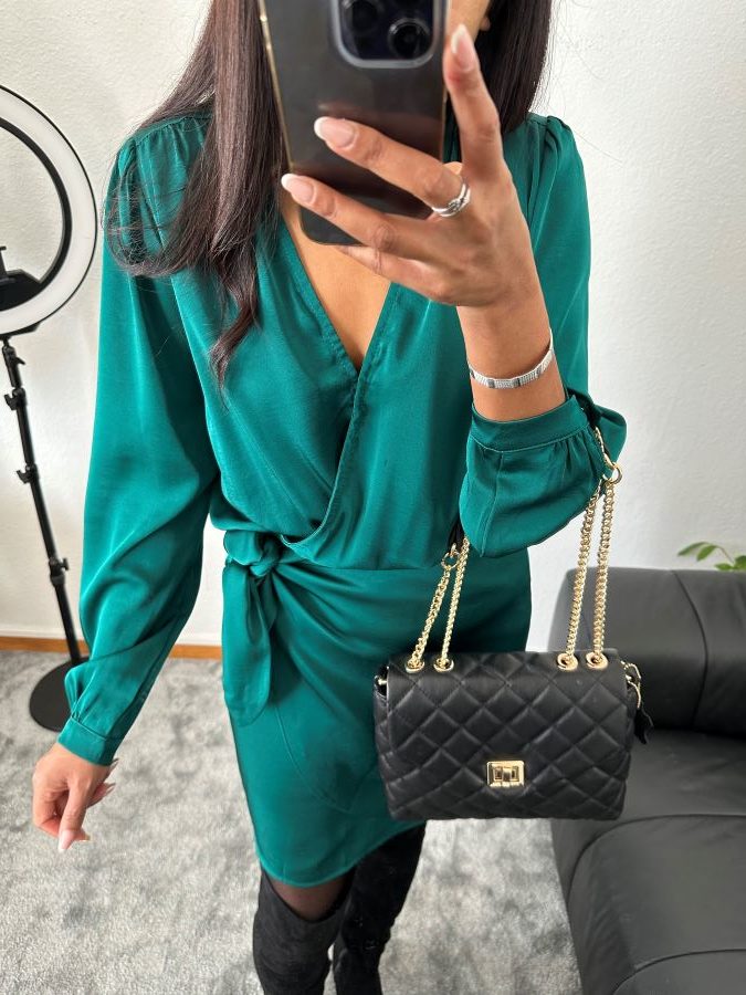Robe Maya verte effet satin Robe Maya verte effet satin