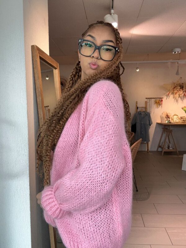 Gilet Betty Rose en maille BUBBLE GUM – Image 2