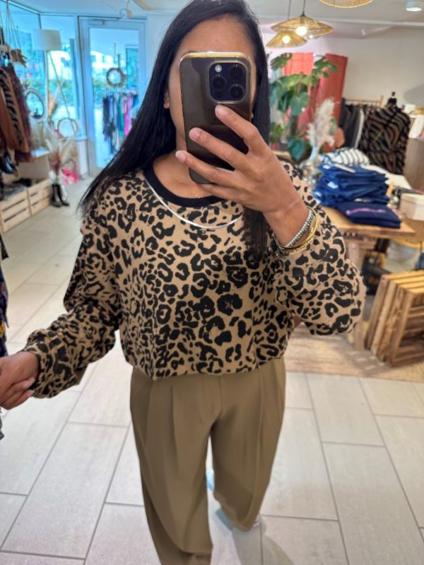 Pull Léopard avec chaînette – Image 2