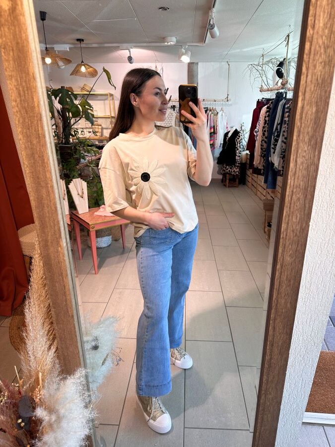 T-shirt Sally beige avec marguerite T-shirt Sally beige avec marguerite