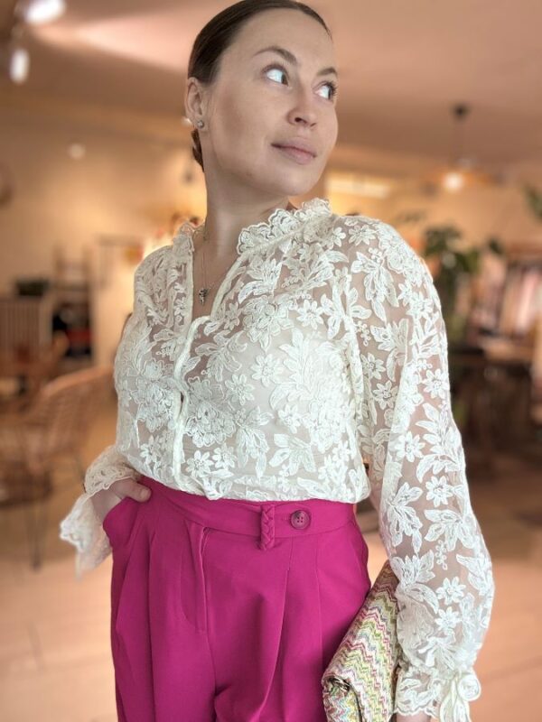 Pantalon Elia fuschia coupe droit – Image 4