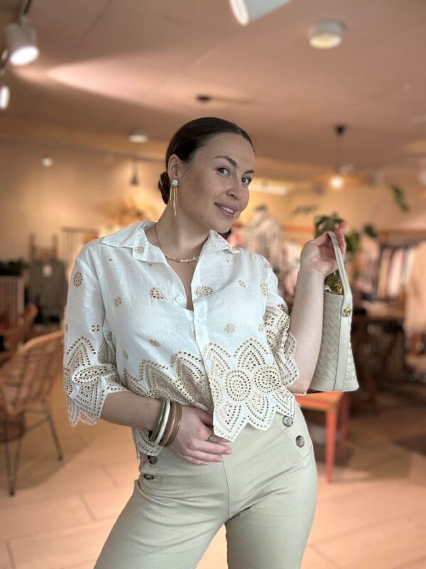 Blouse Daryna en beige – Image 2