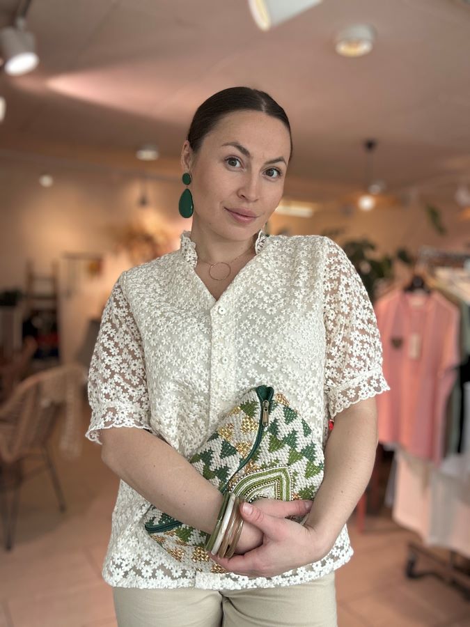 Blouse Eryna en dentelle beige Blouse Eryna en dentelle beige