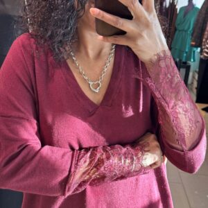 Pull Ida avec manches en dentelle Bordeaux