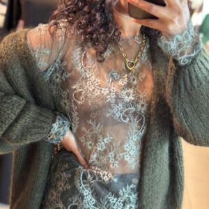 Sous pull en dentelle en kaki