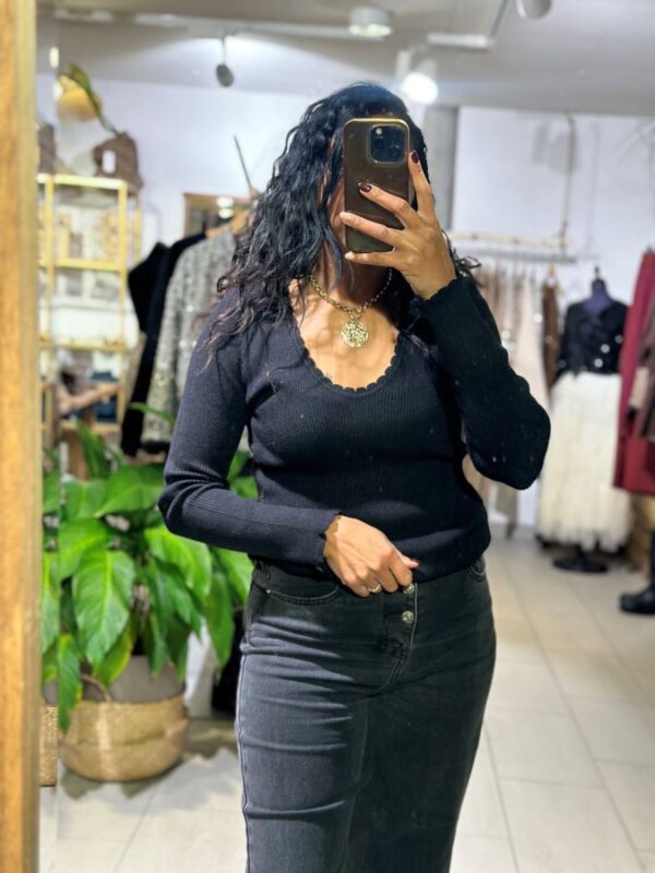 Pull Julio Noire en maille côtelée – Image 3