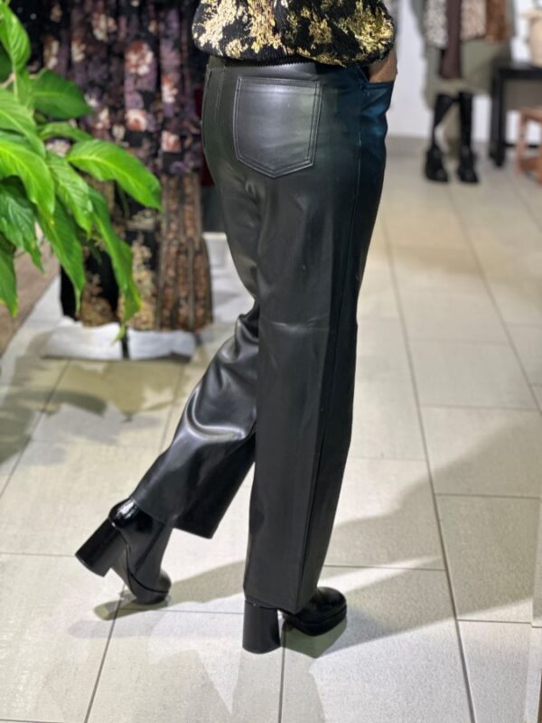 Pantalon simili cuir noir – Image 3