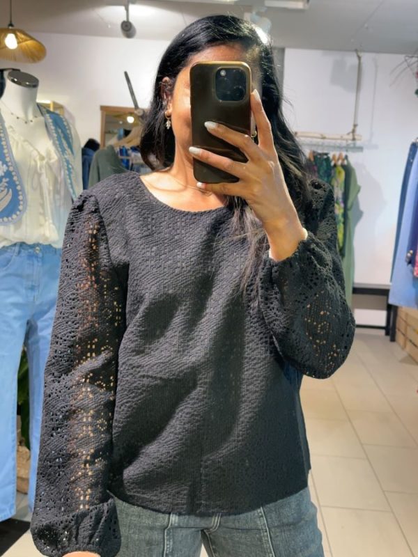 Blouse Eléonore en dentelle noire