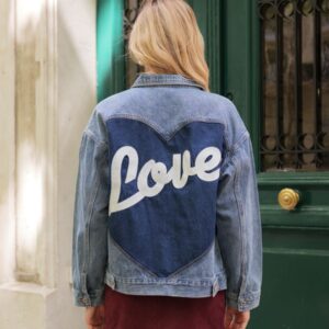 Veste en jeans brodée Love
