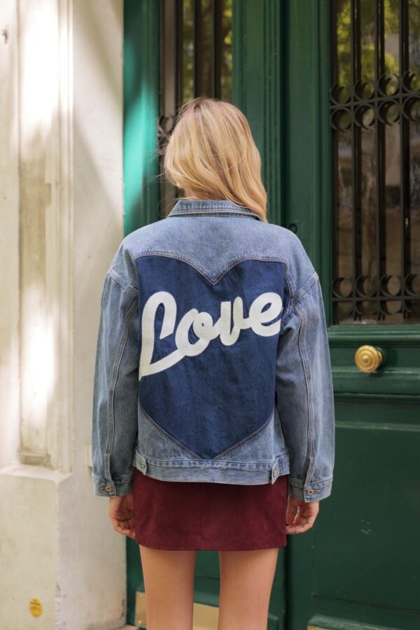 Veste en jeans brodée Love