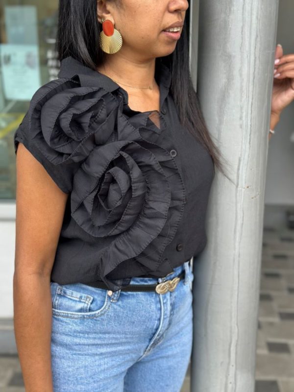 Blouse Heidi noire rose en 3D – Image 2