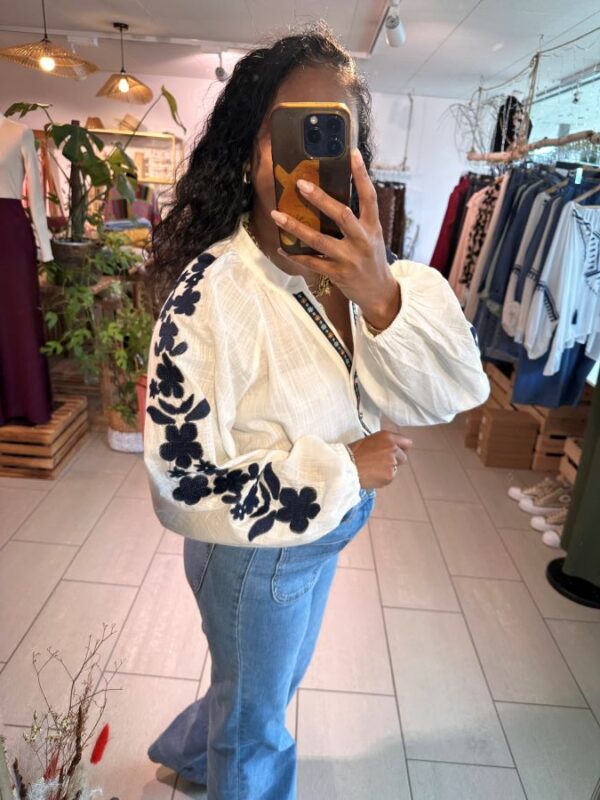 Blouse Olivia broderie bleu – Image 2