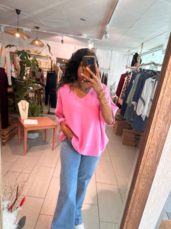 Haut en Eline en col V couleur rose – Image 2