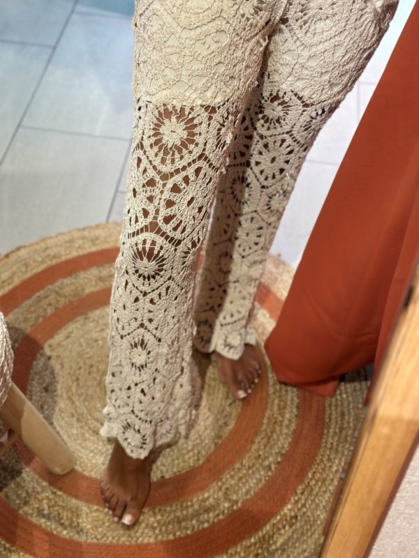 Pantalon en crochet Tyméo beige – Image 2