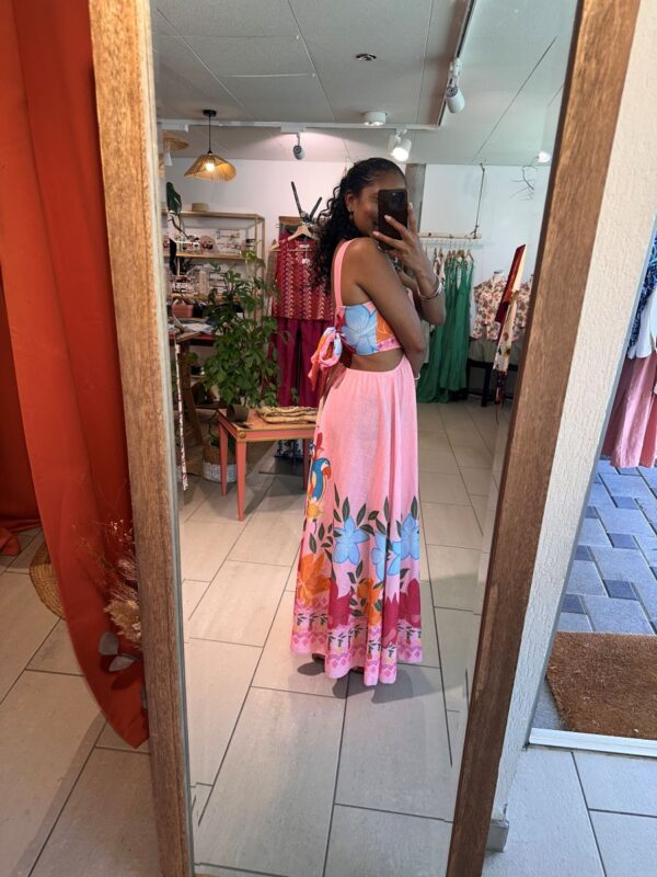 Robe Elia cut out évasée en rose – Image 2