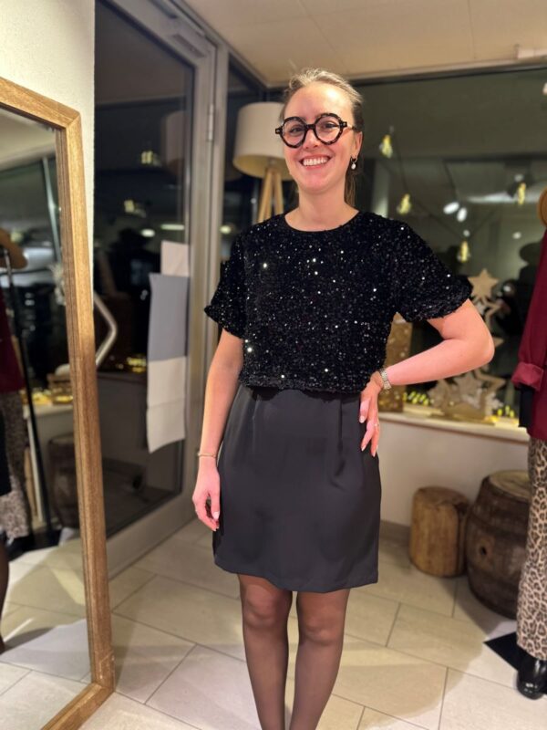 Robe Lola courte dos nu – Image 2