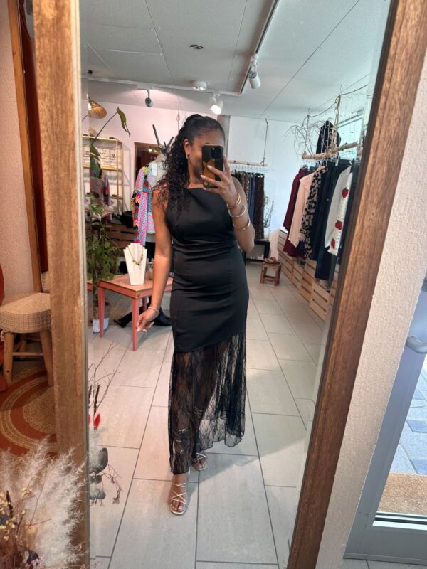 Robe Ida noire bas en dentelle – Image 3