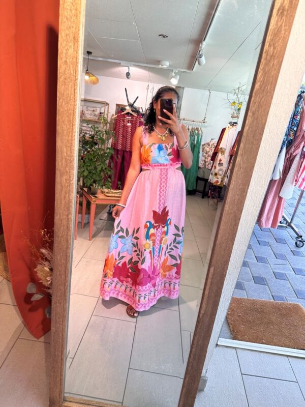 Robe Elia cut out évasée en rose – Image 3