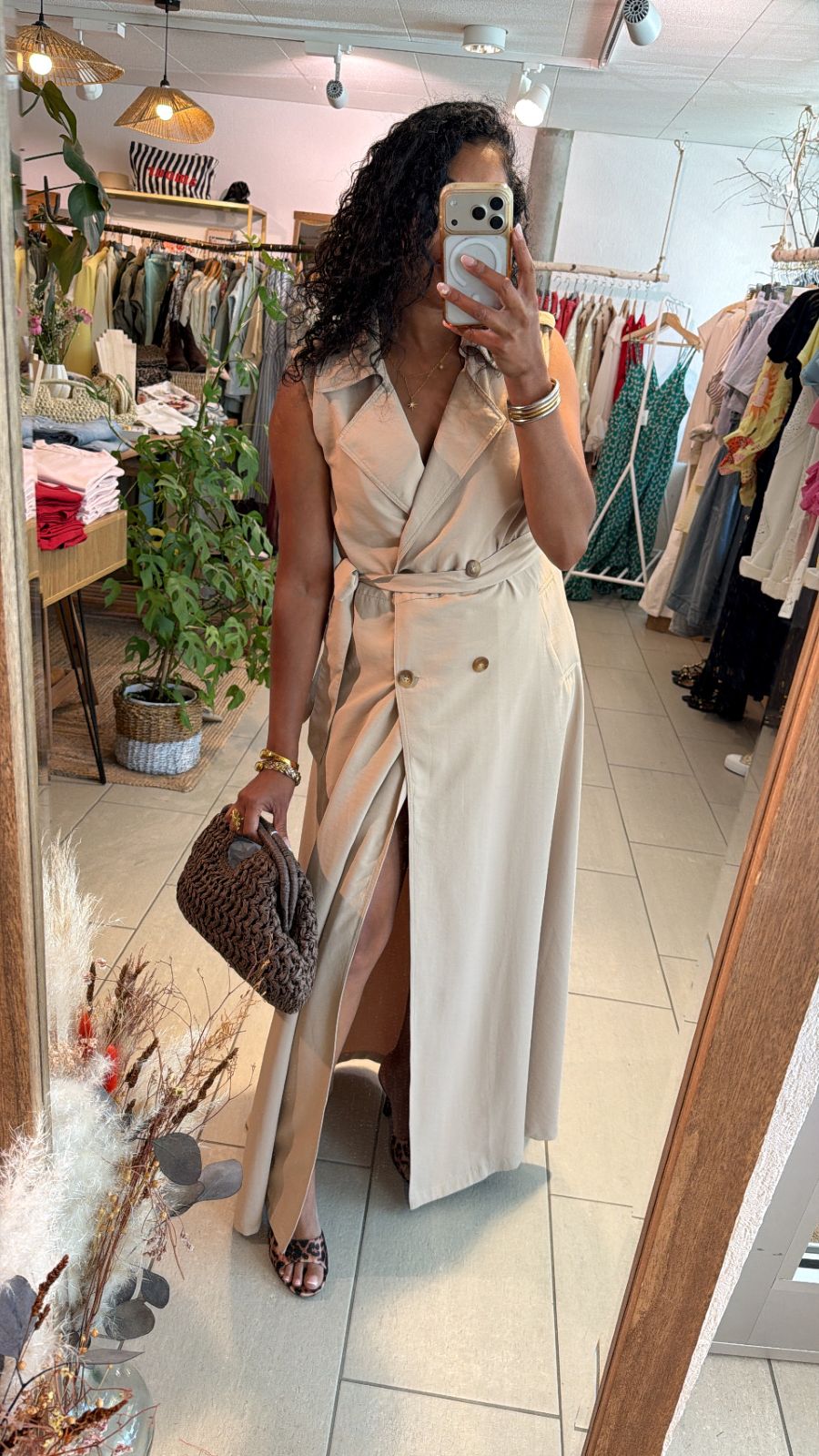 Robe Trench beige sans manches effet portefeuille