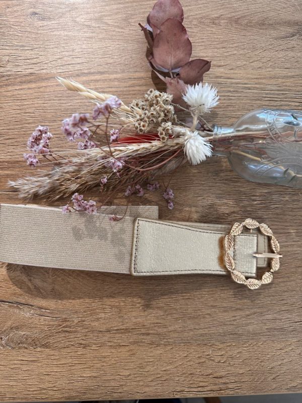 Ceinture dorée élastique à boucle dorée feuille
