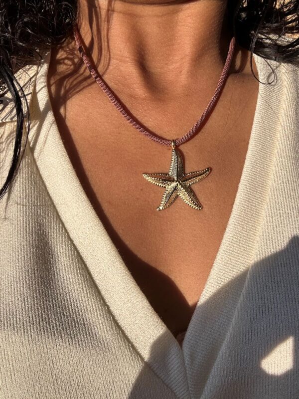 Collier Mira cordon marron pendentif soleil doré – Image 2