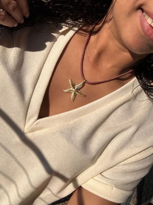 Collier Mira cordon marron pendentif soleil doré