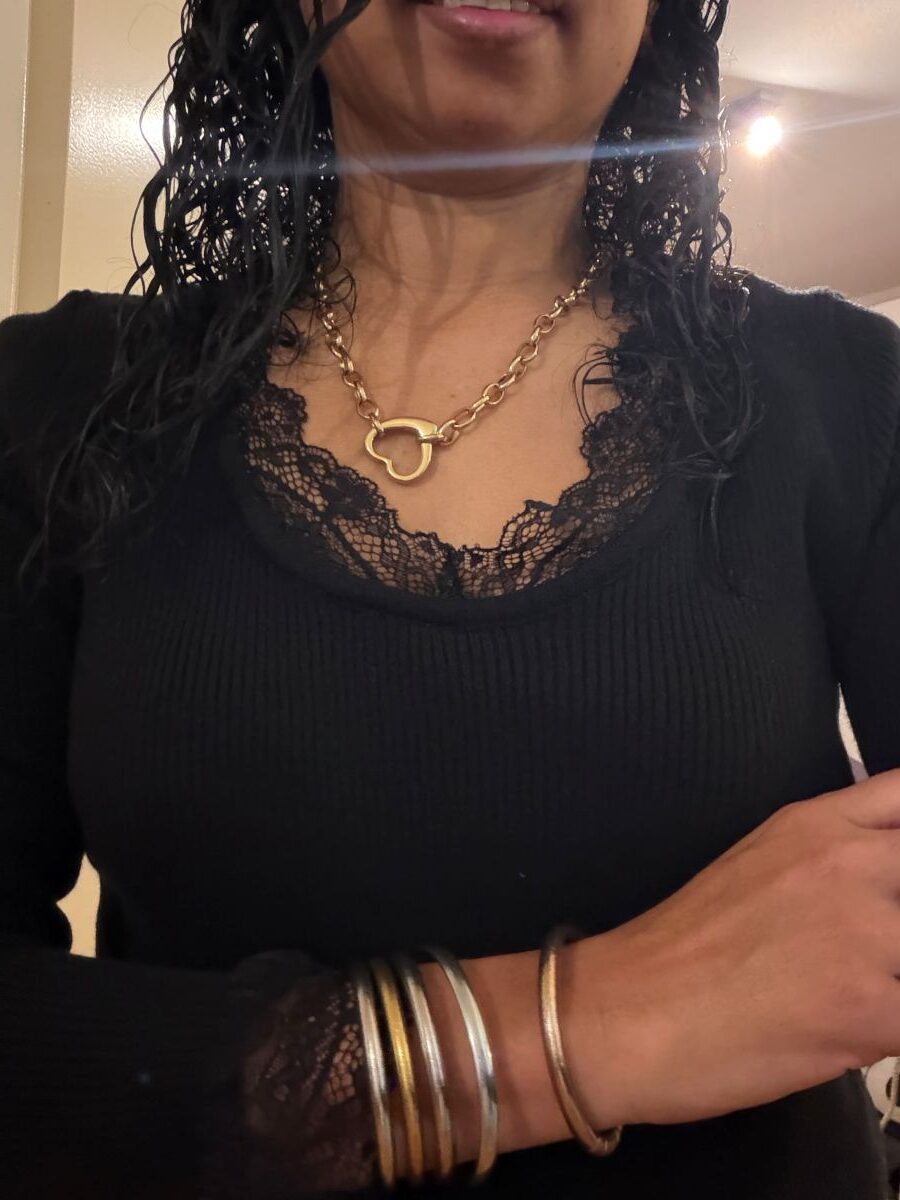 Top Ivy noire avec dentelle