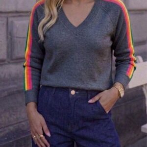 Pull gris en maille col V Bandes multicolores