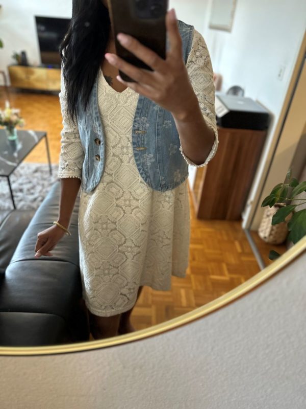 Robe Marcia en dentelle couleur écru – Image 2
