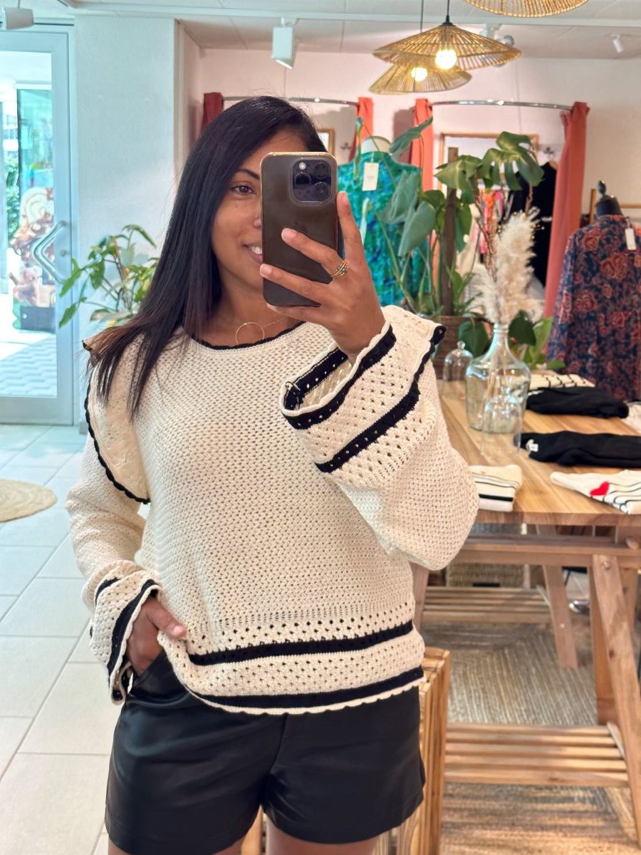 Pull en maille crochet Brune écru Pull en maille crochet Brune écru