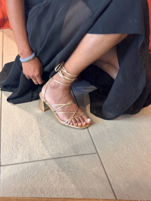 Sandales Aliya à nouer doré – Image 2