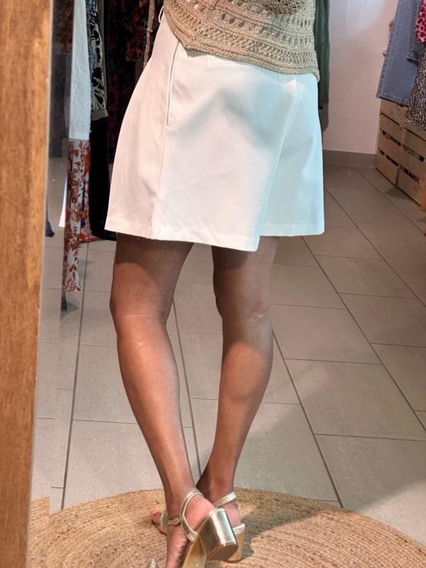 Short Ingrid en blanc – Image 3