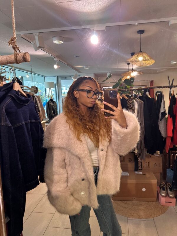 Veste Vinicia fausse fourrure écru – Image 2