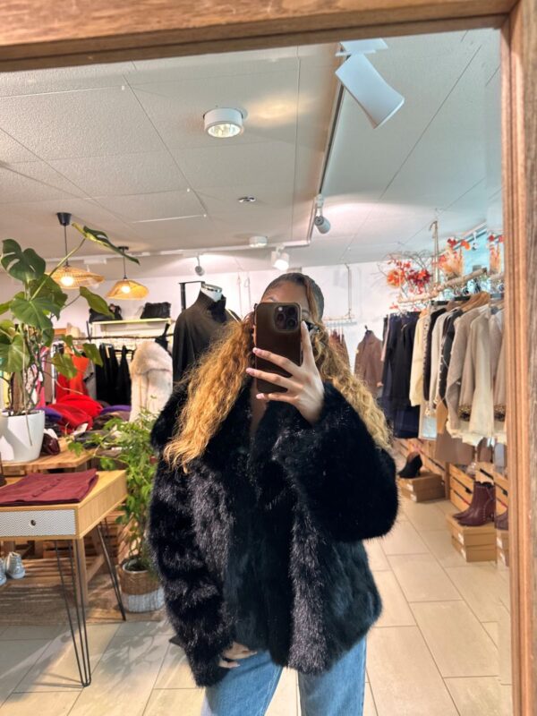 Veste Vinicia fausse fourrure Noire