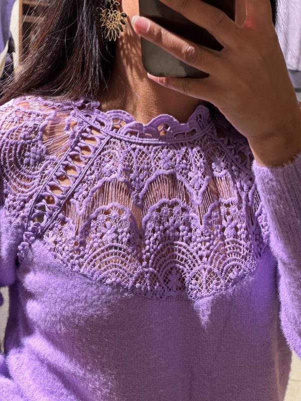 Pull Clémentine violet en dentelle – Image 2